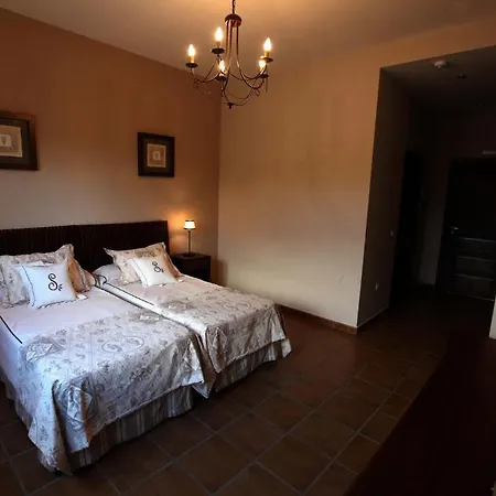La Senda De Enebros Country house Higuera de las Duenas